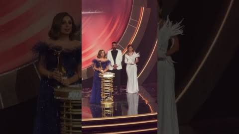 ديما قندلفت تعلق على إحراج أنغام لها في joy awards: تعلمنا احترام المسرح والجمهور